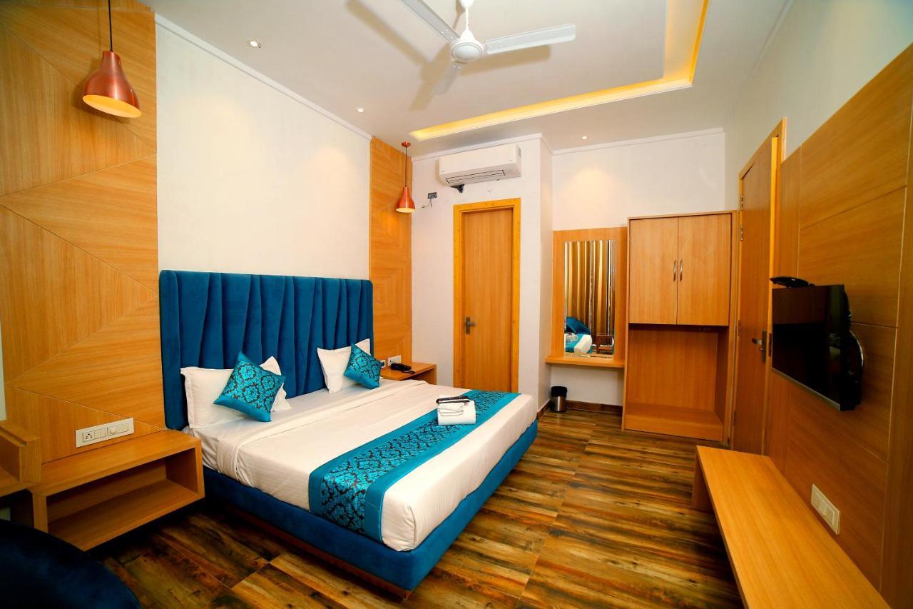 Hotel Diamond View Amritsar Esterno foto