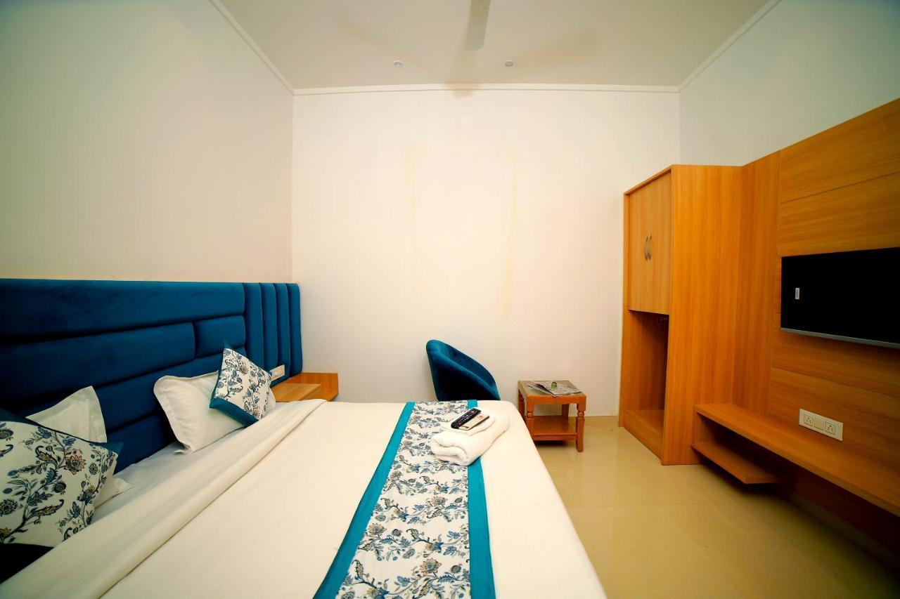 Hotel Diamond View Amritsar Esterno foto