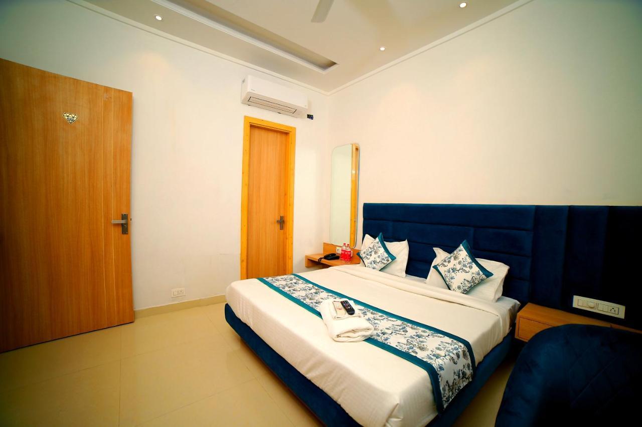 Hotel Diamond View Amritsar Esterno foto