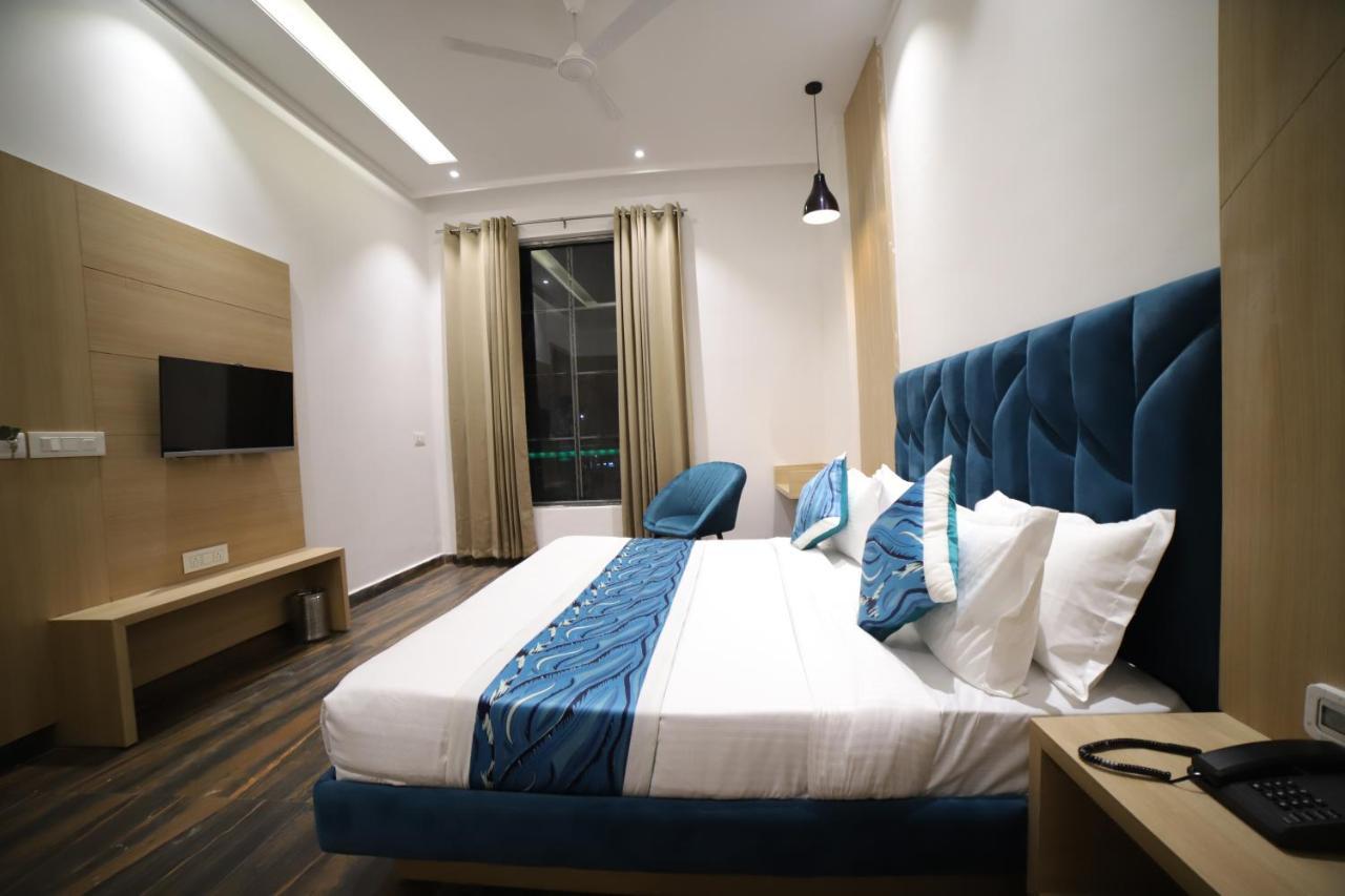 Hotel Diamond View Amritsar Esterno foto