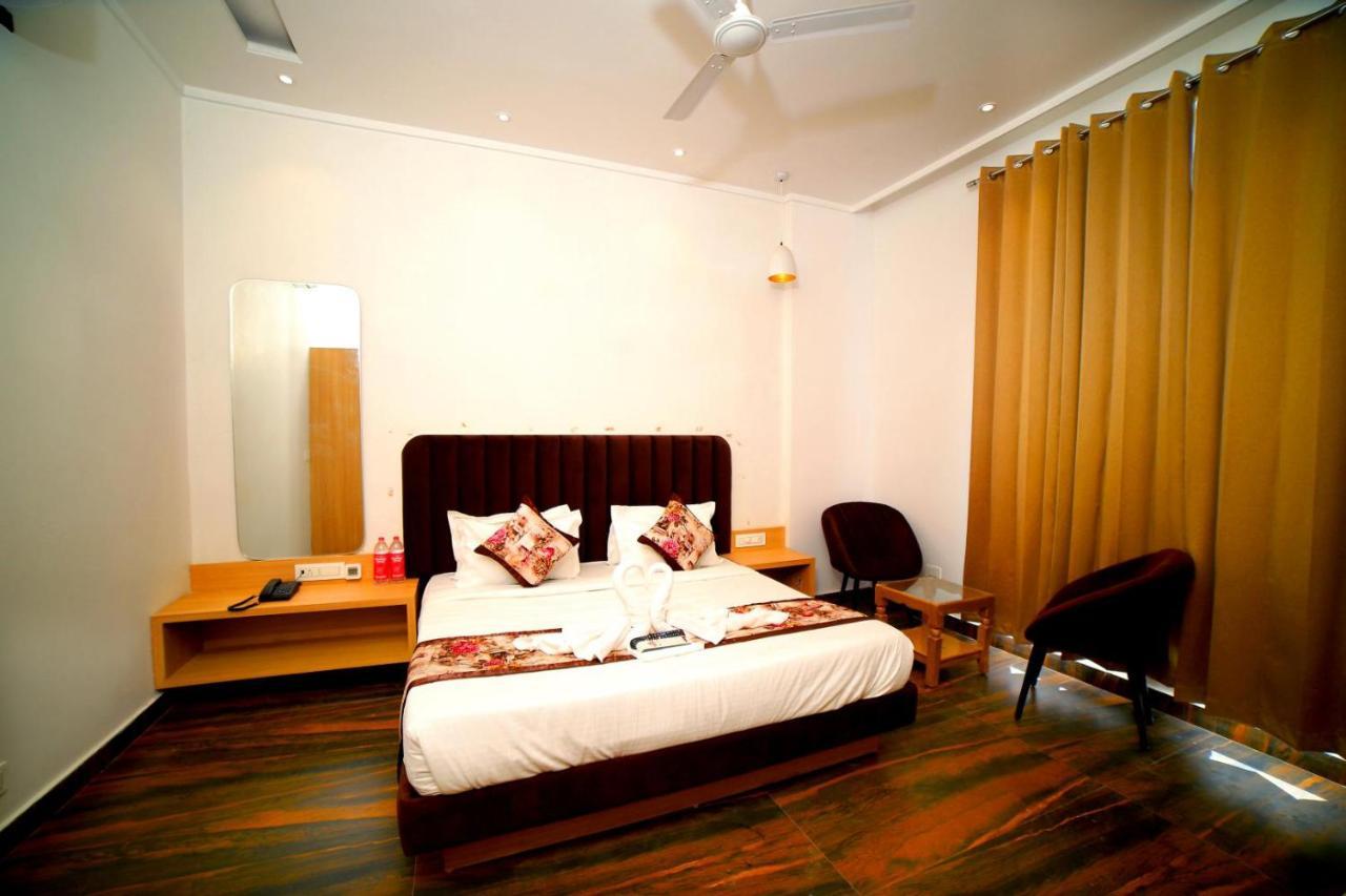 Hotel Diamond View Amritsar Esterno foto